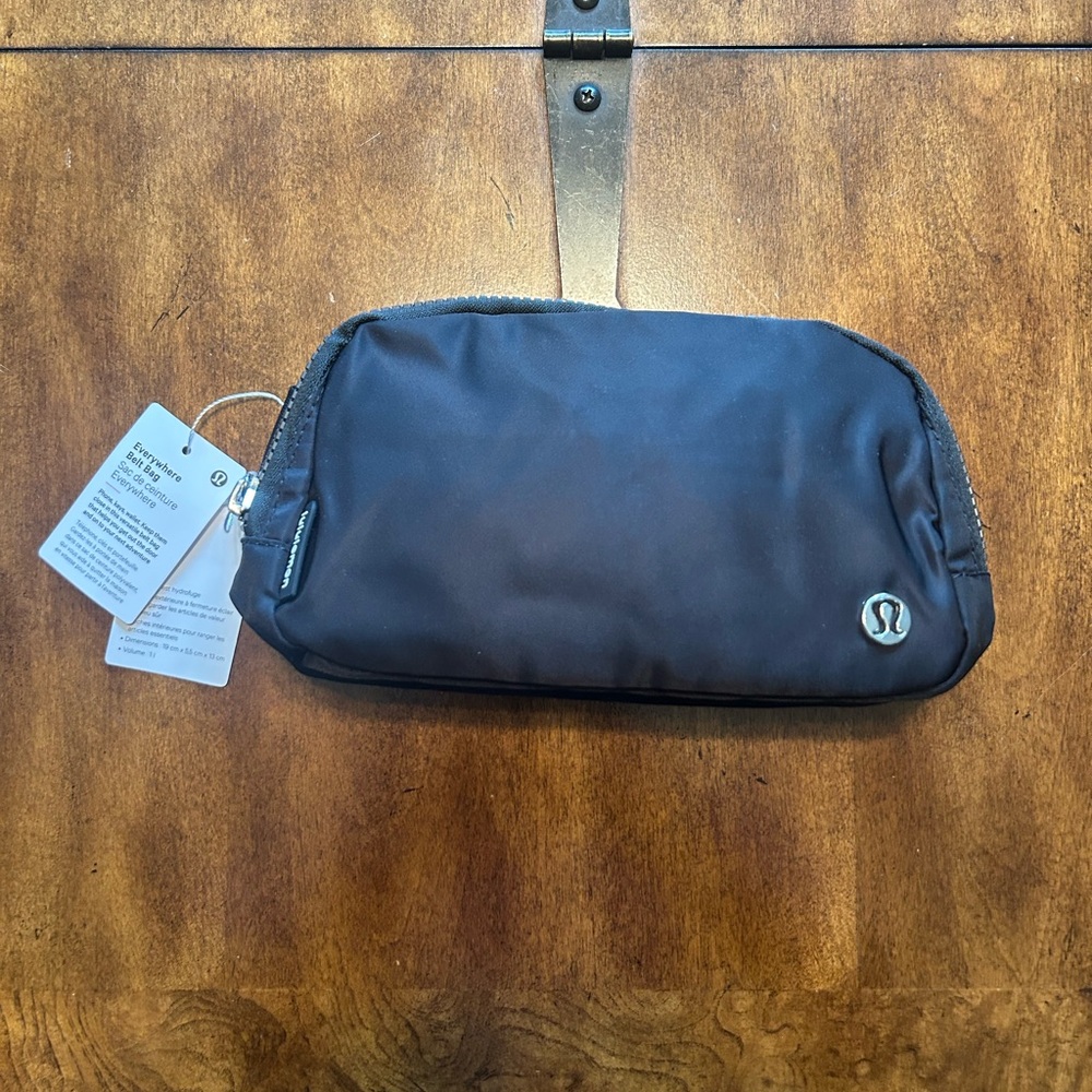 Lululemon Everywhere Belt Bag – Black - NWT